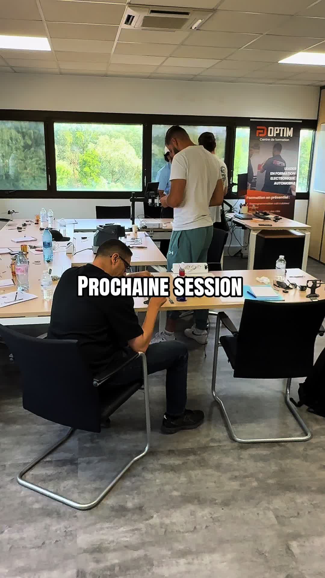 Stagiaires de FD OPTIM en formation de serrurerie automobile